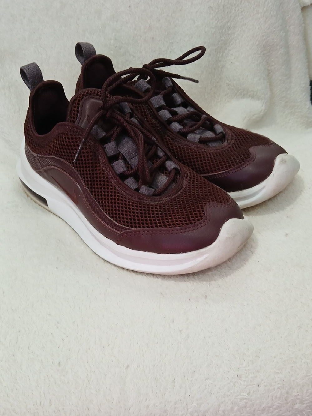 Nike Air Max Burgundy Crush  Mesh Sneakers with White Sole Womens Sz 7